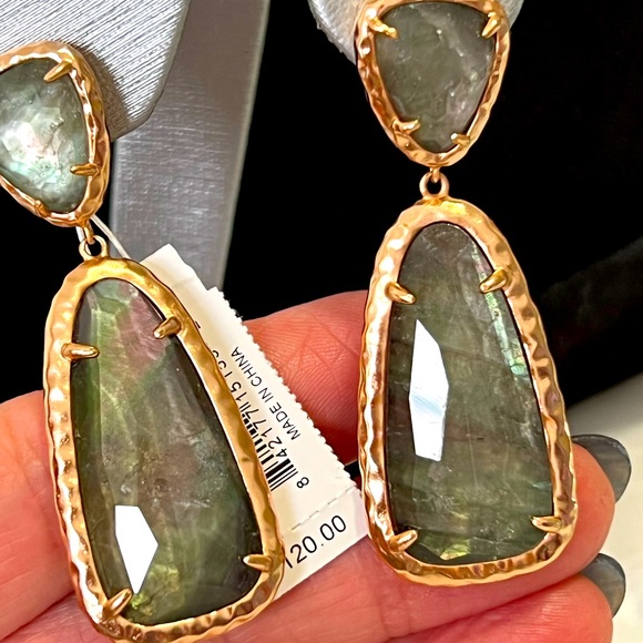 NWT RARE Kendra Scott Daria Earrings Crystal Gray Illusion Hammered Rose Gold😊 - Picture 8 of 9